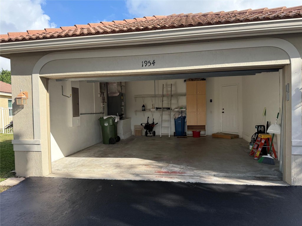 THE HAMMOCKS - Residential