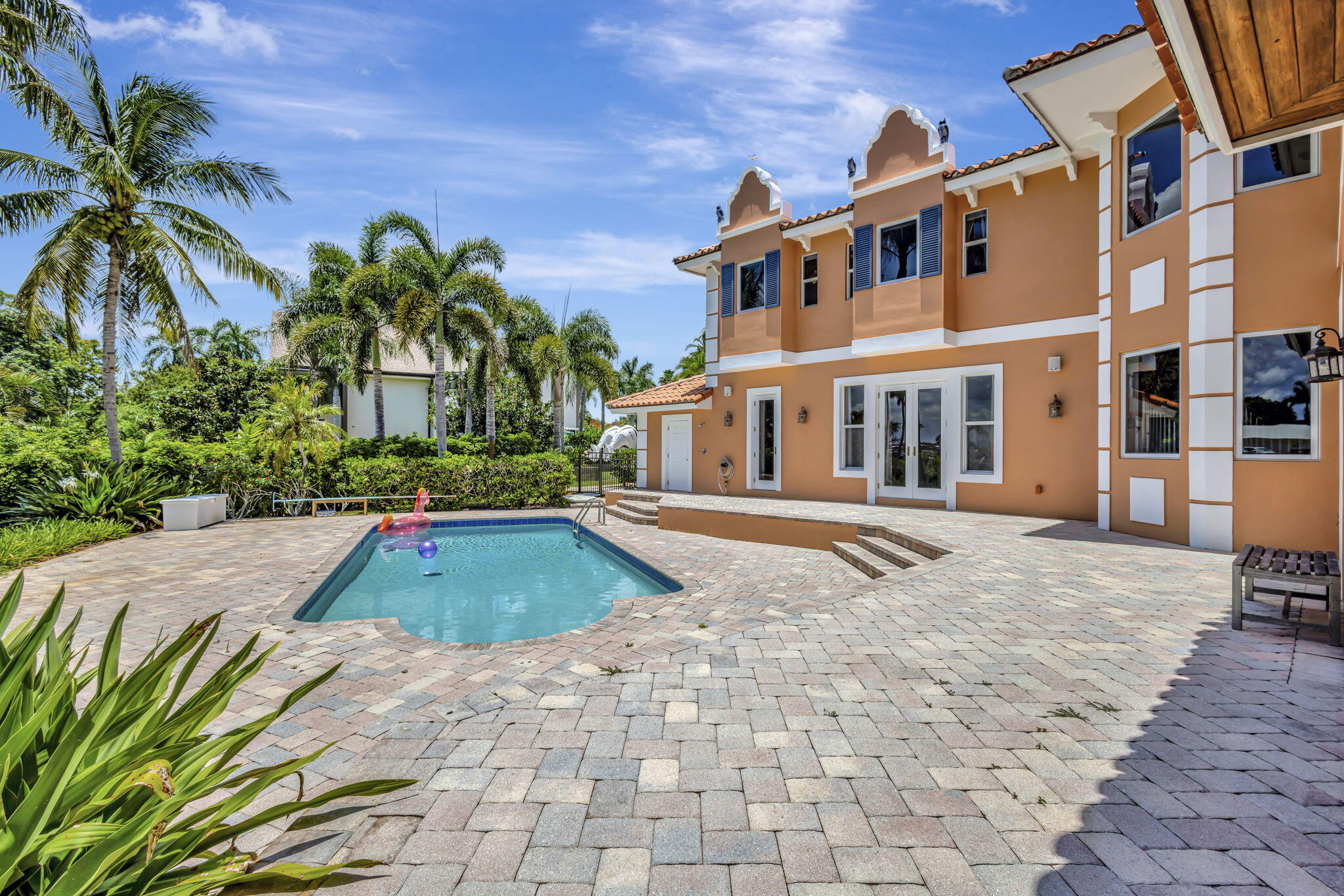 PLANTATIONS - Residential