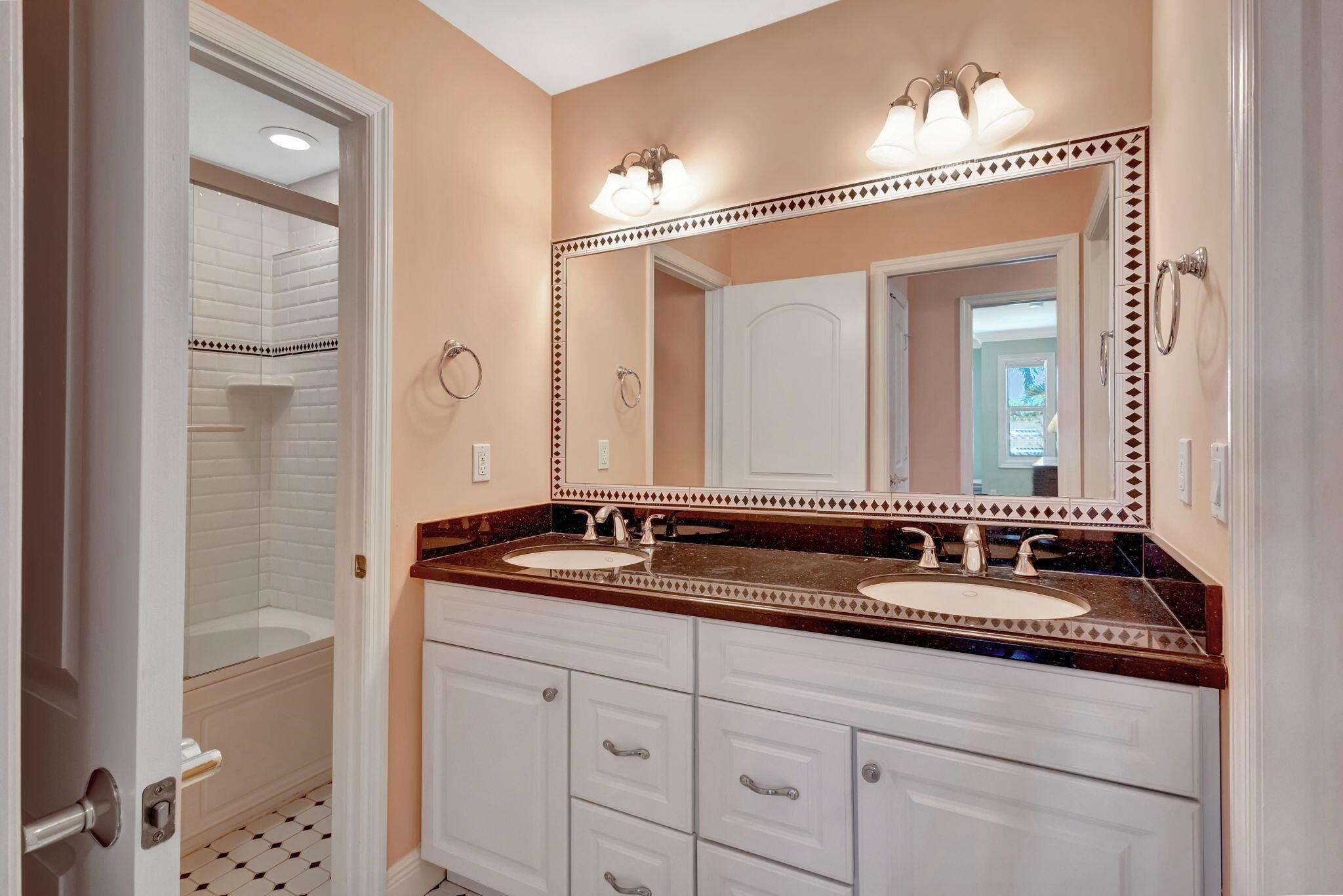 PLANTATIONS - Residential