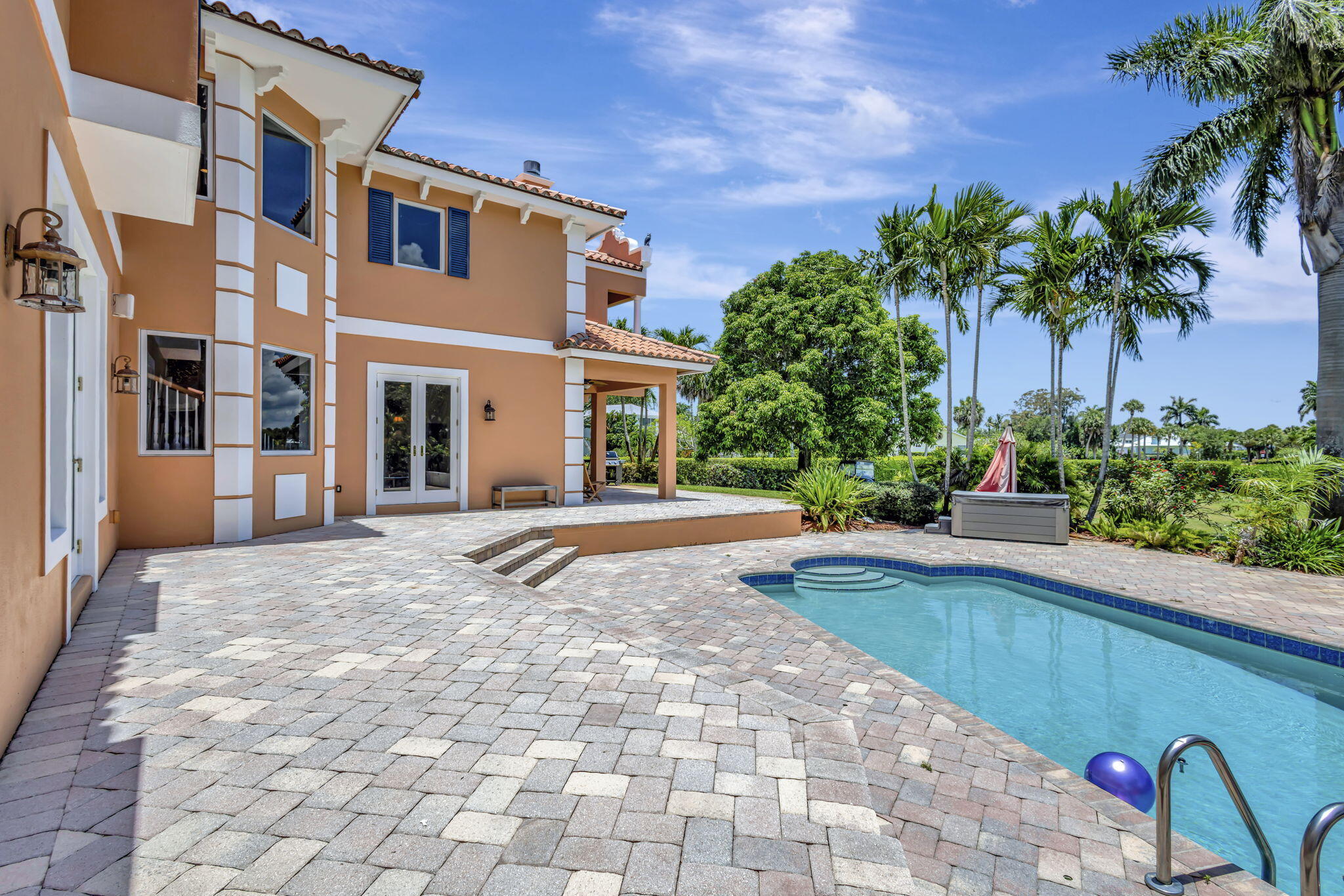 PLANTATIONS - Residential