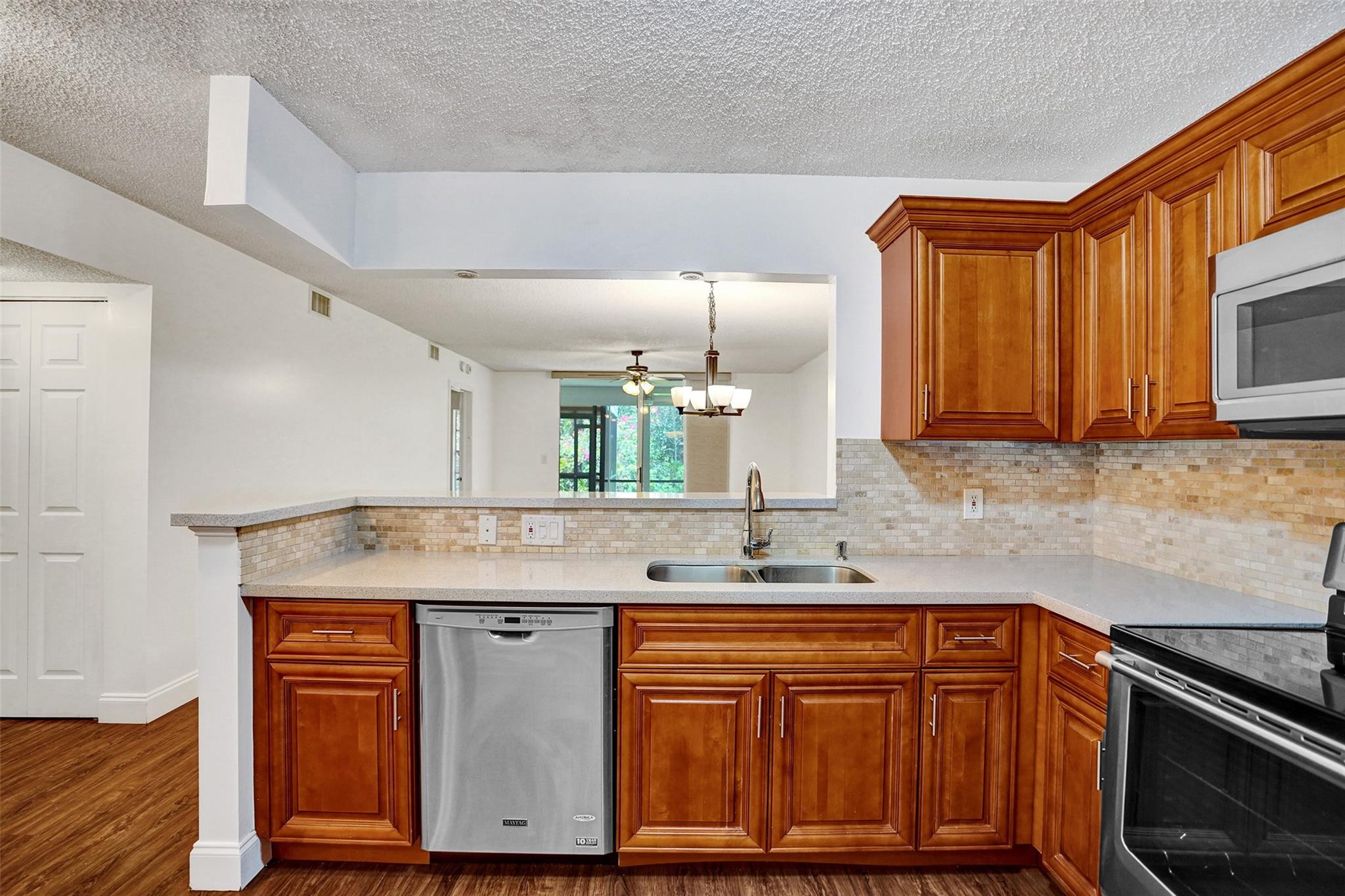 9215 Flynn Cir 6