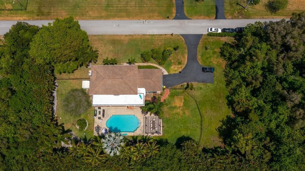 Photo of 11650 SW 1st Street, Plantation, FL 33325 (MLS # B26002274)