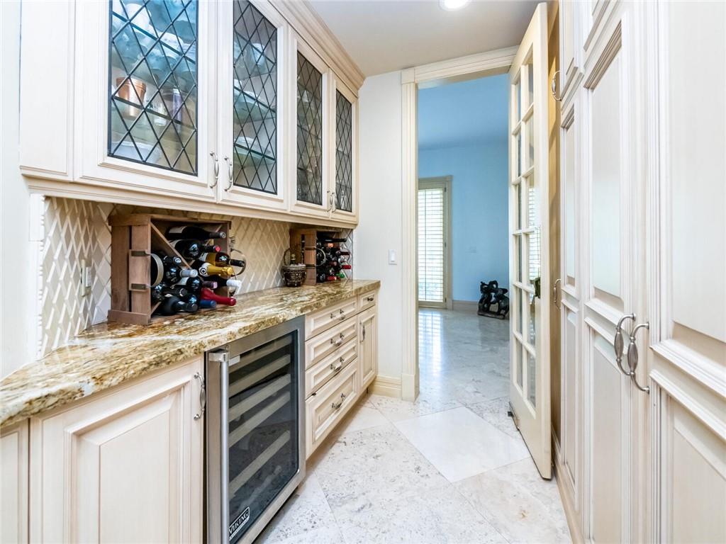 Riviera 6-17 B - Residential