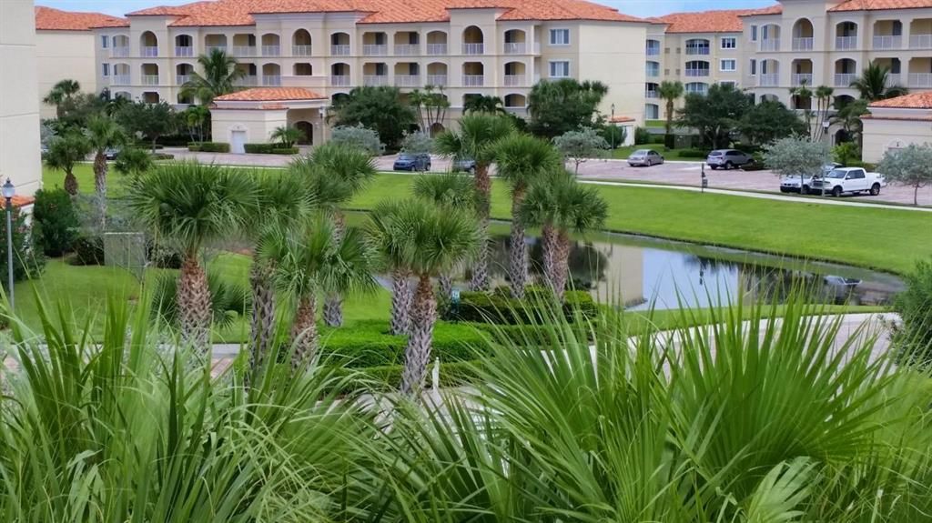 Photo of 37 Harbour Isle Drive Dr E #305, Fort Pierce, FL 34949 (MLS # R10674838)