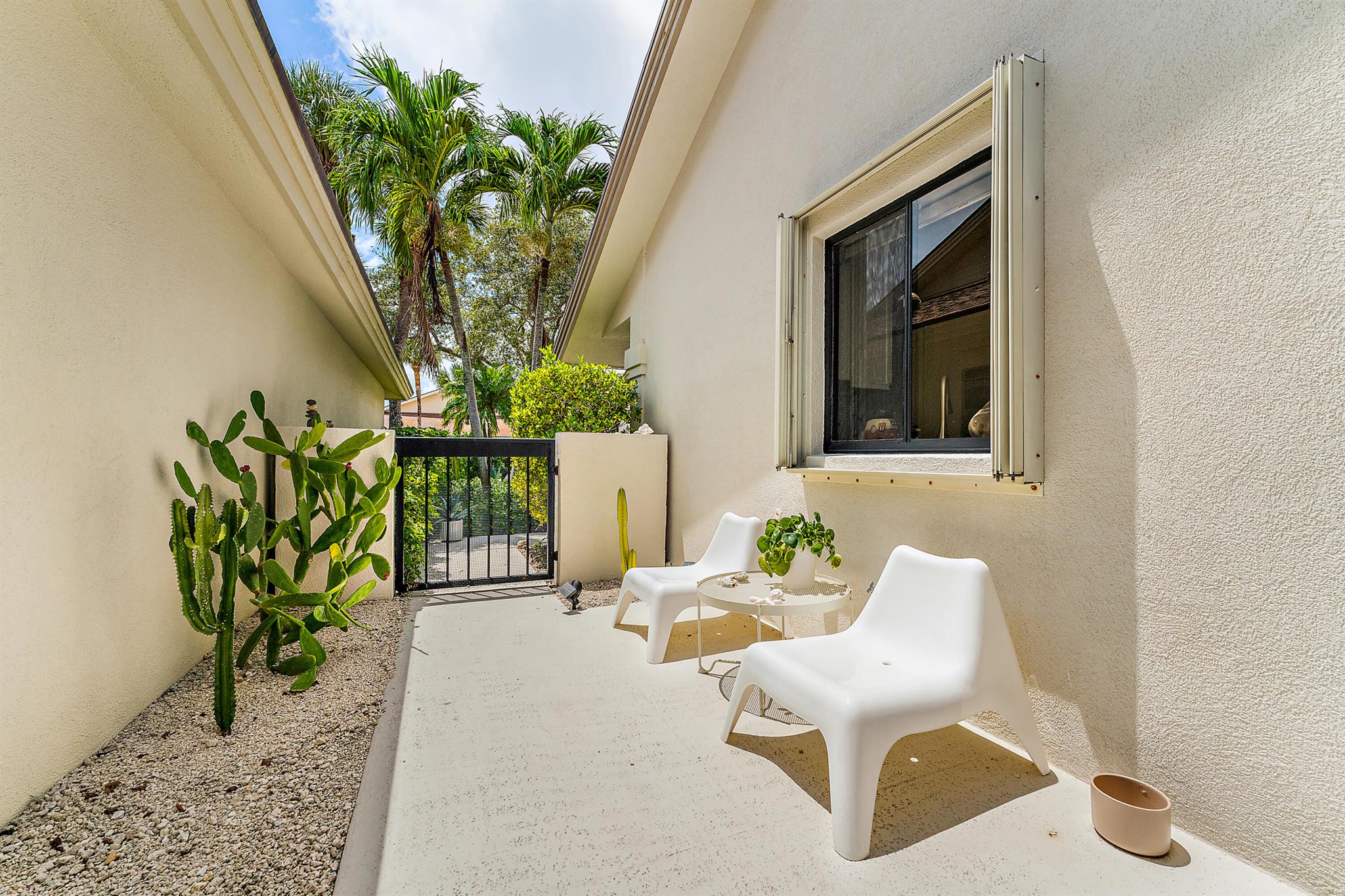 RIVER - Residential Lease