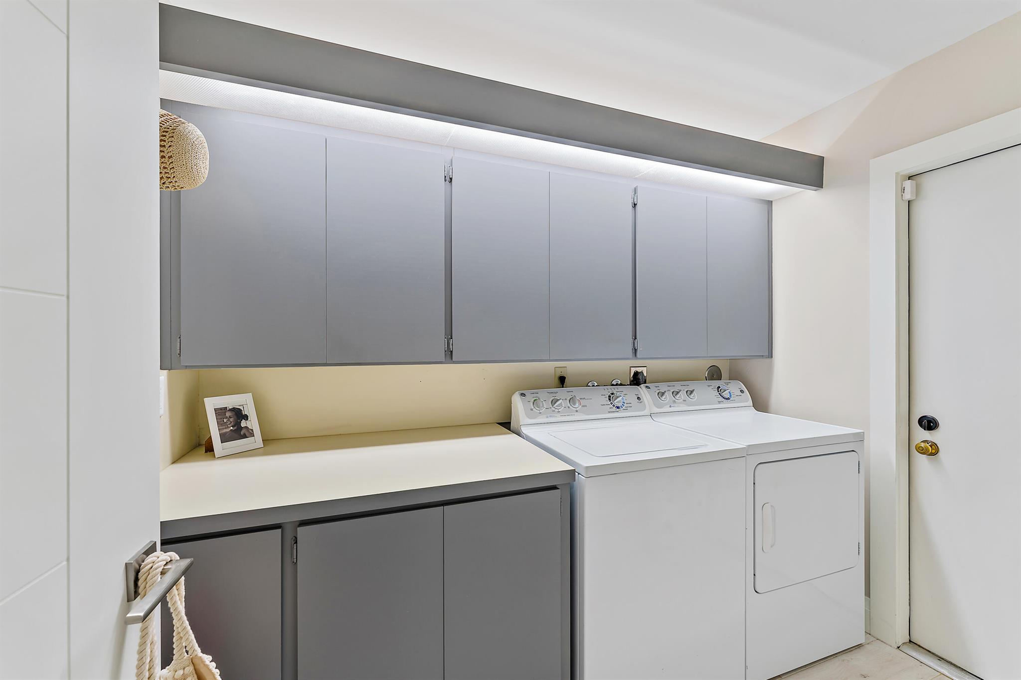 RIVER - Residential Lease