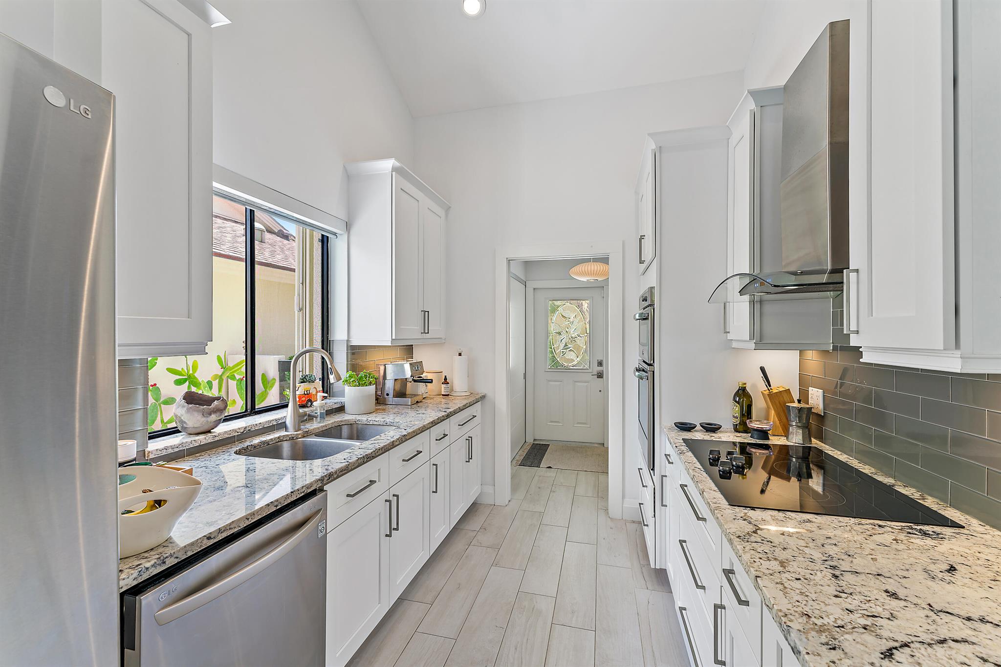 RIVER - Residential Lease