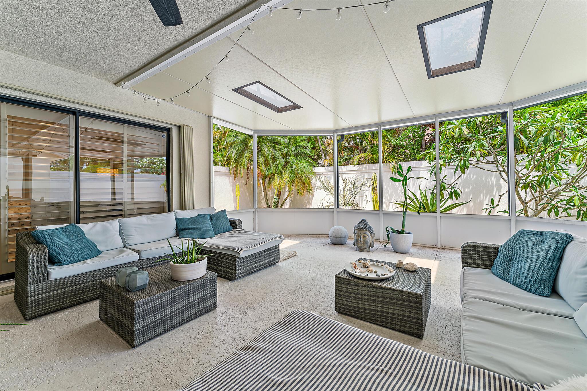 RIVER - Residential Lease