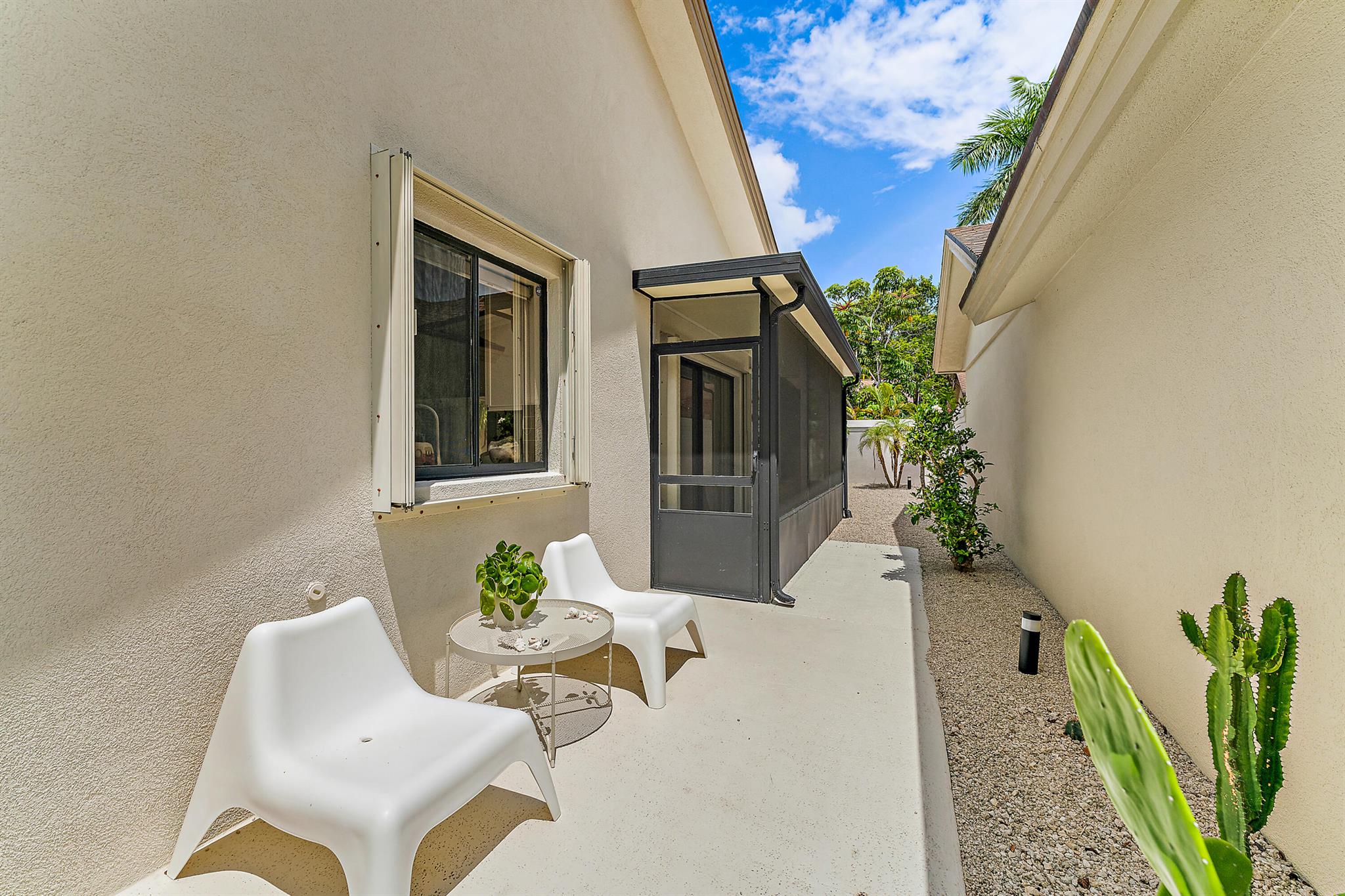 RIVER - Residential Lease