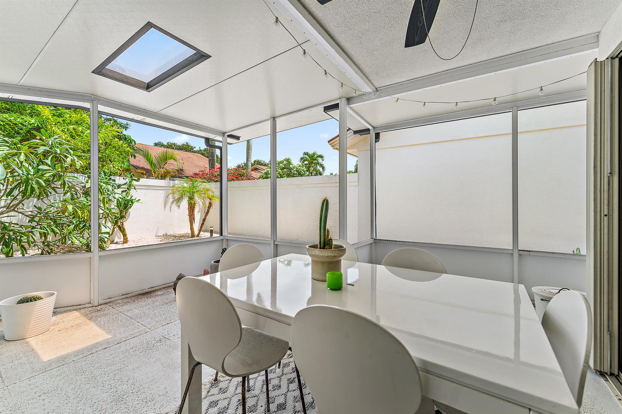 RIVER - Residential Lease