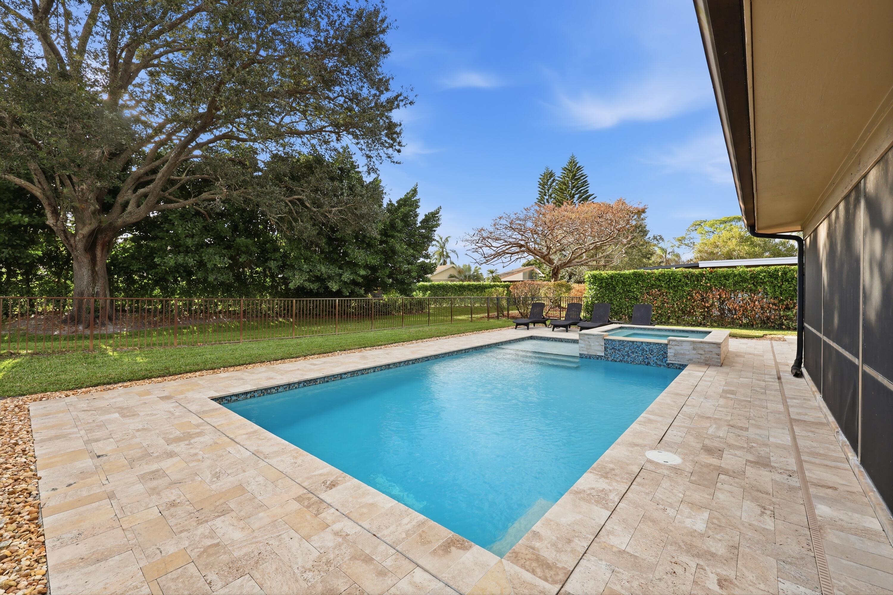 EASTPOINTE COUNTRY CLUB 8 - Residential