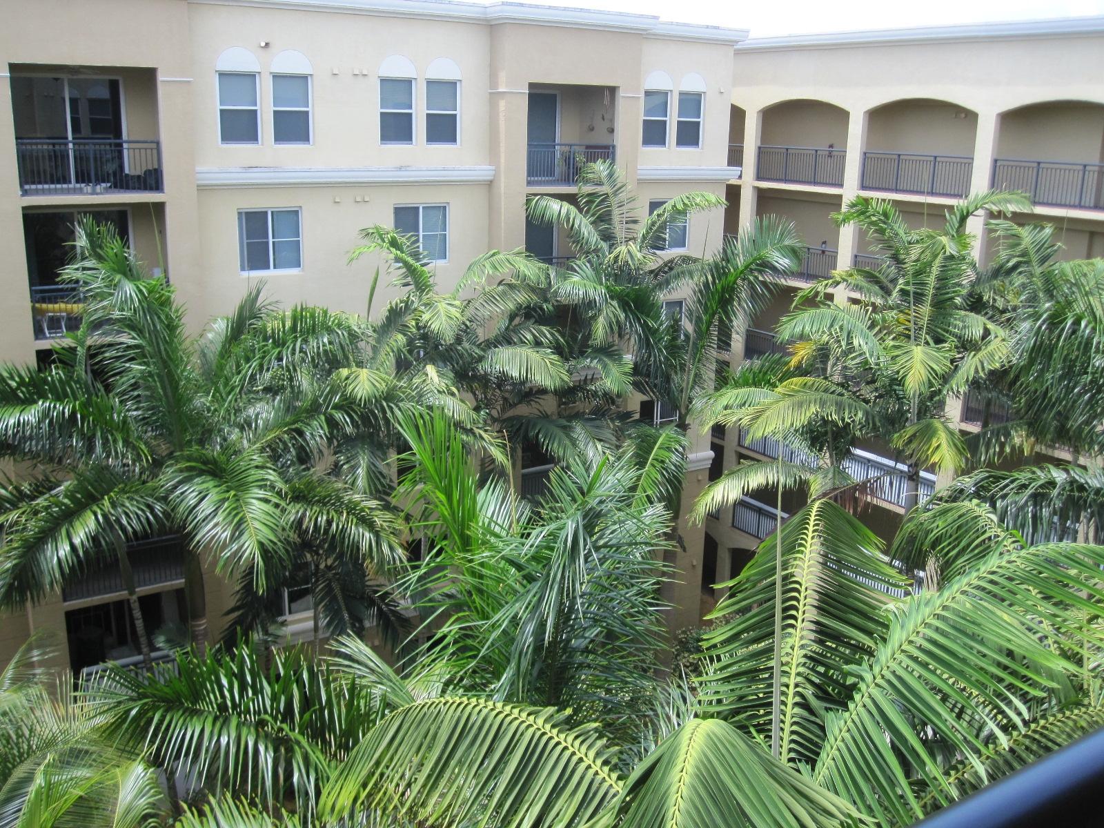 VIZCAYA LAKES CONDO - Residential Lease