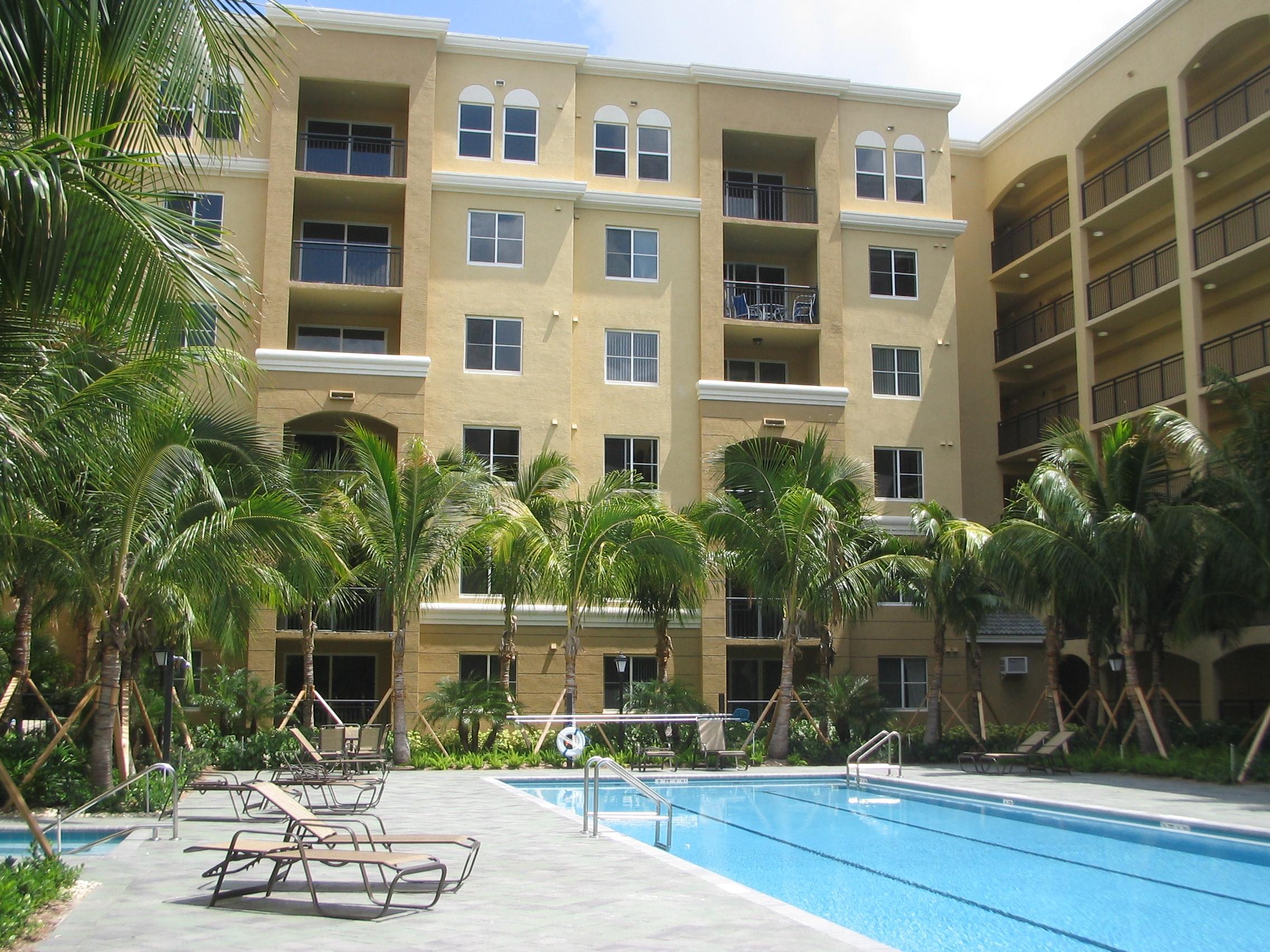 VIZCAYA LAKES CONDO - Residential Lease