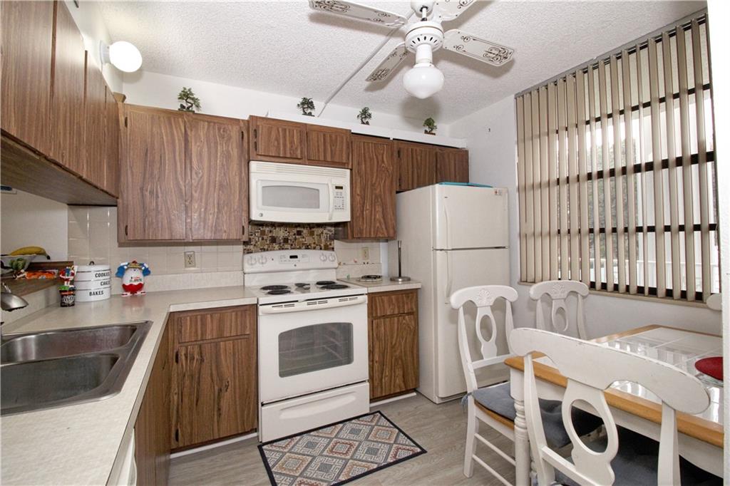 WHITEHALL OF PINE RIDGE - Residential