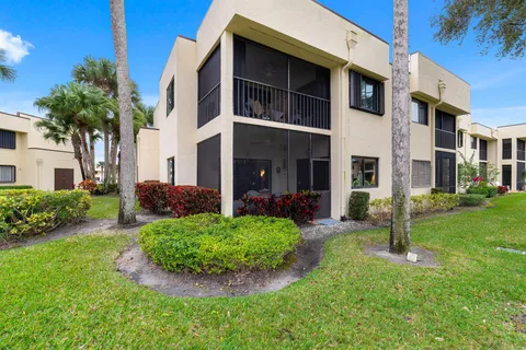 6941 SE Constitution Boulevard Unit 101, Hobe Sound, FL MLS: R11071390