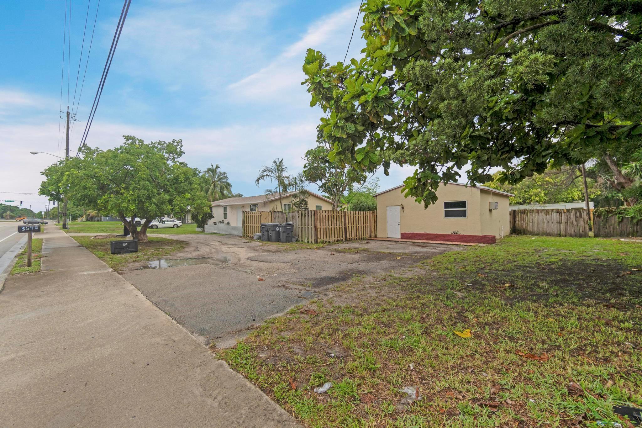 3548 Melaleuca Ln, Lake Worth, FL, 33461/$549,900 3 3548 Melaleuca Ln