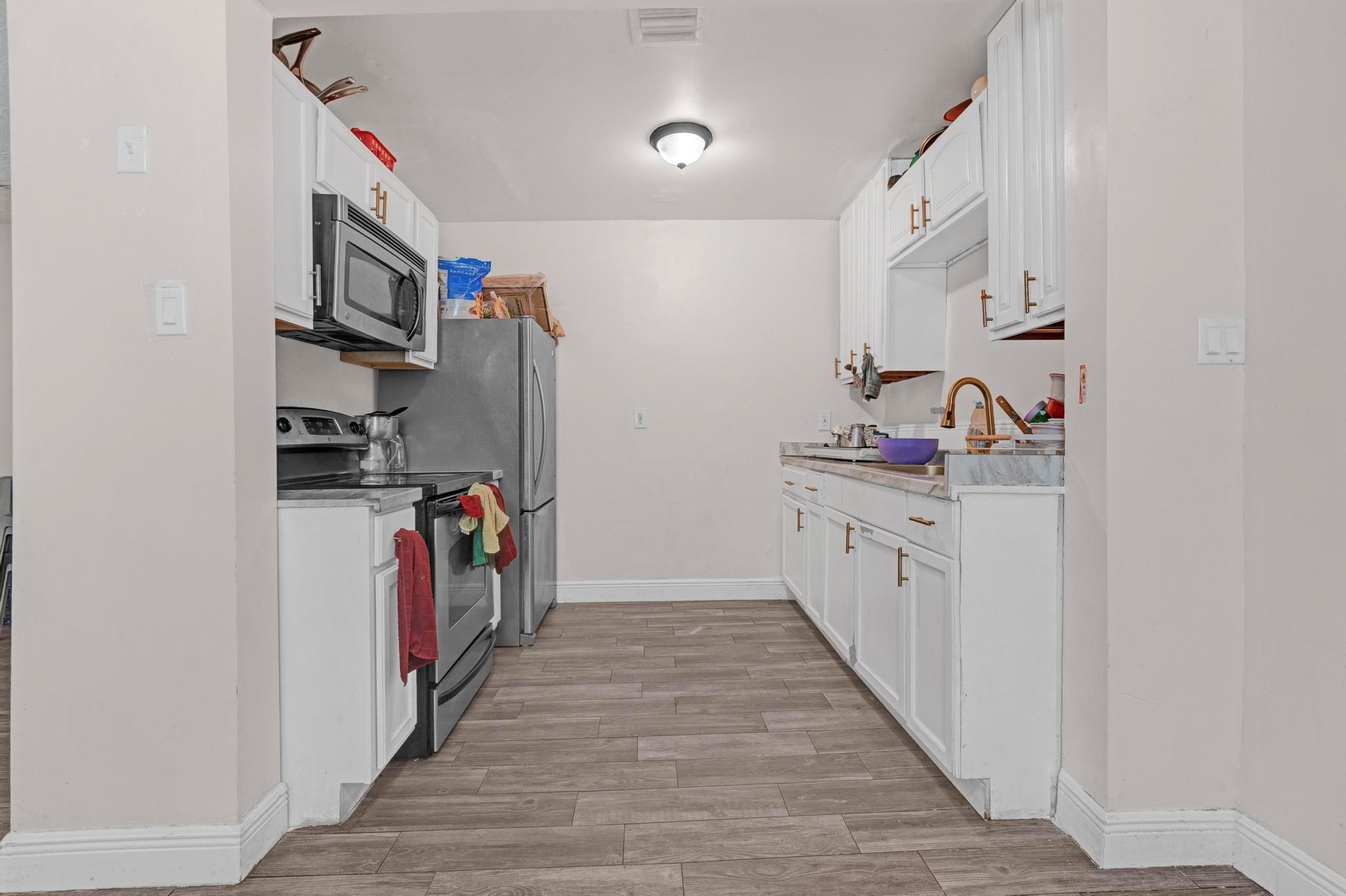 3548 Melaleuca Ln, Lake Worth, FL, 33461/$549,900 4 3548 Melaleuca Ln