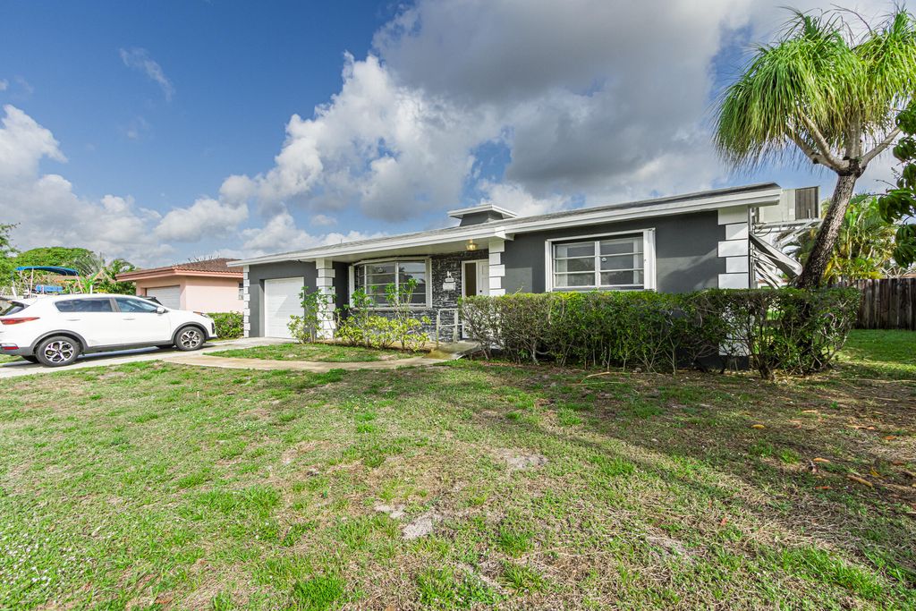 Photo of 5309 Hayes Street, Hollywood, FL 33021 (MLS # B26005237)