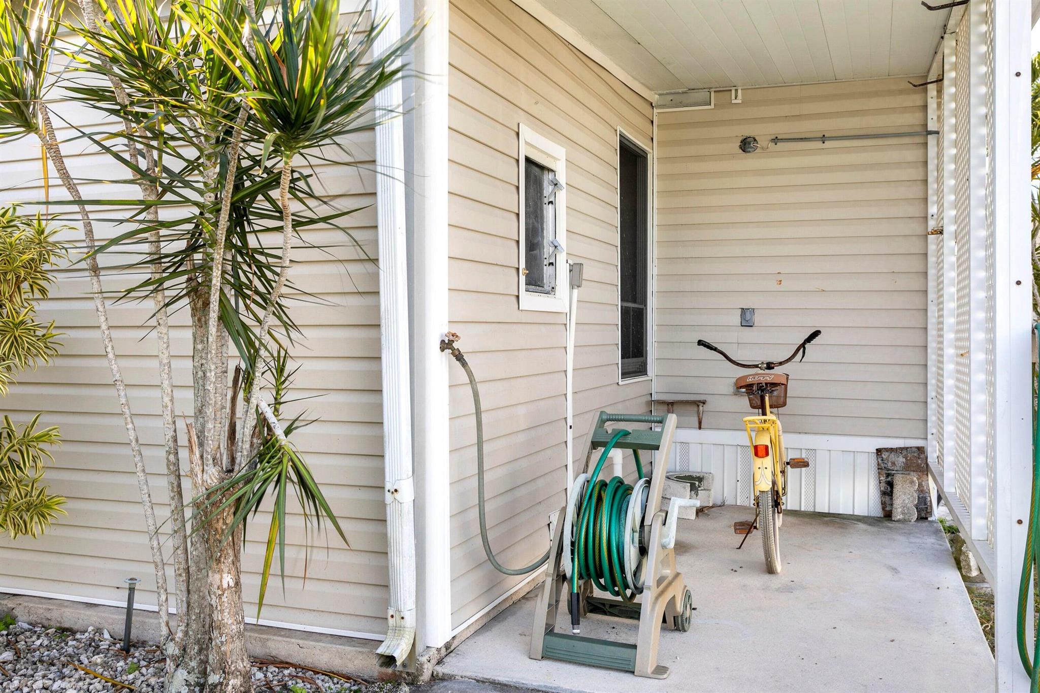 JAMAICA BAY MOBILE HOME C - Residential