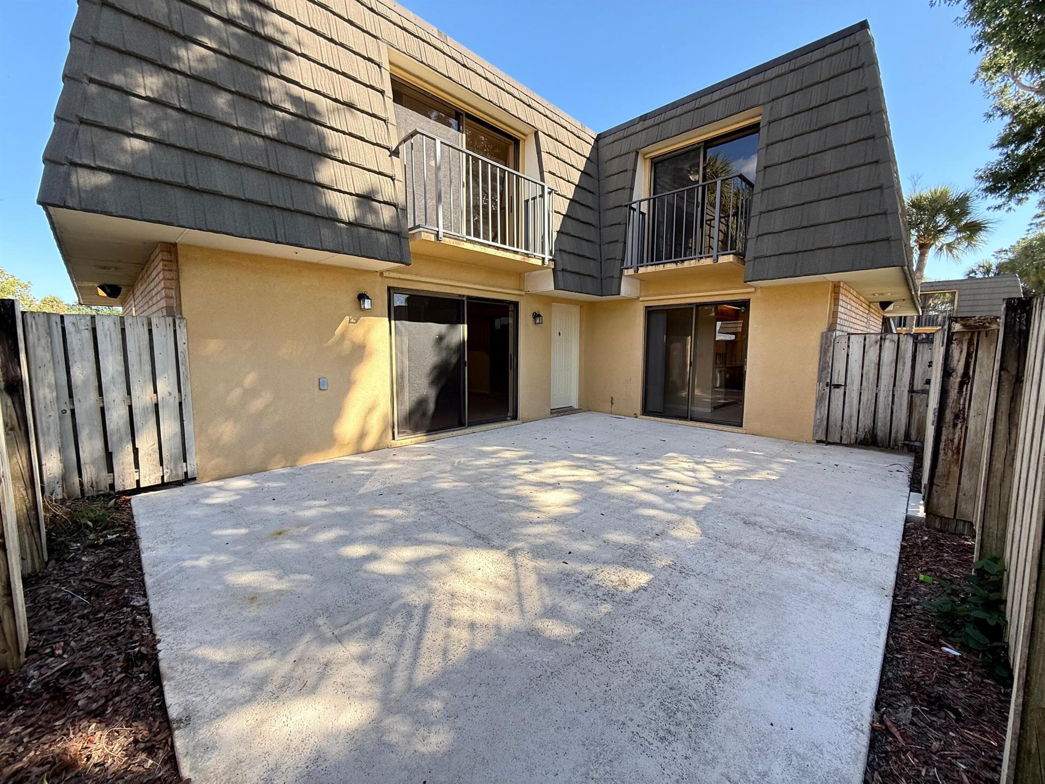 VILLAGE OF SANDALWOOD LAK - Residential Lease