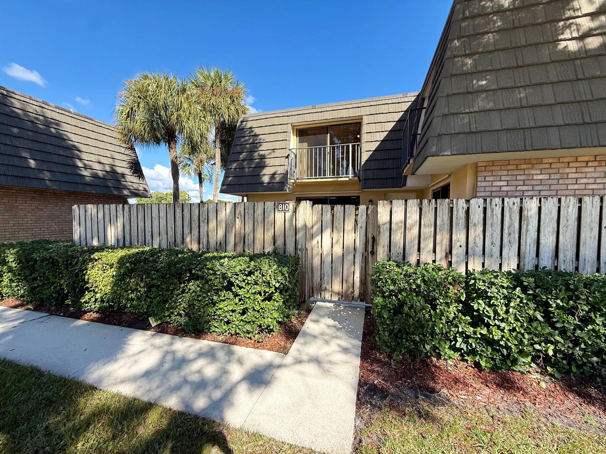 VILLAGE OF SANDALWOOD LAK - Residential Lease