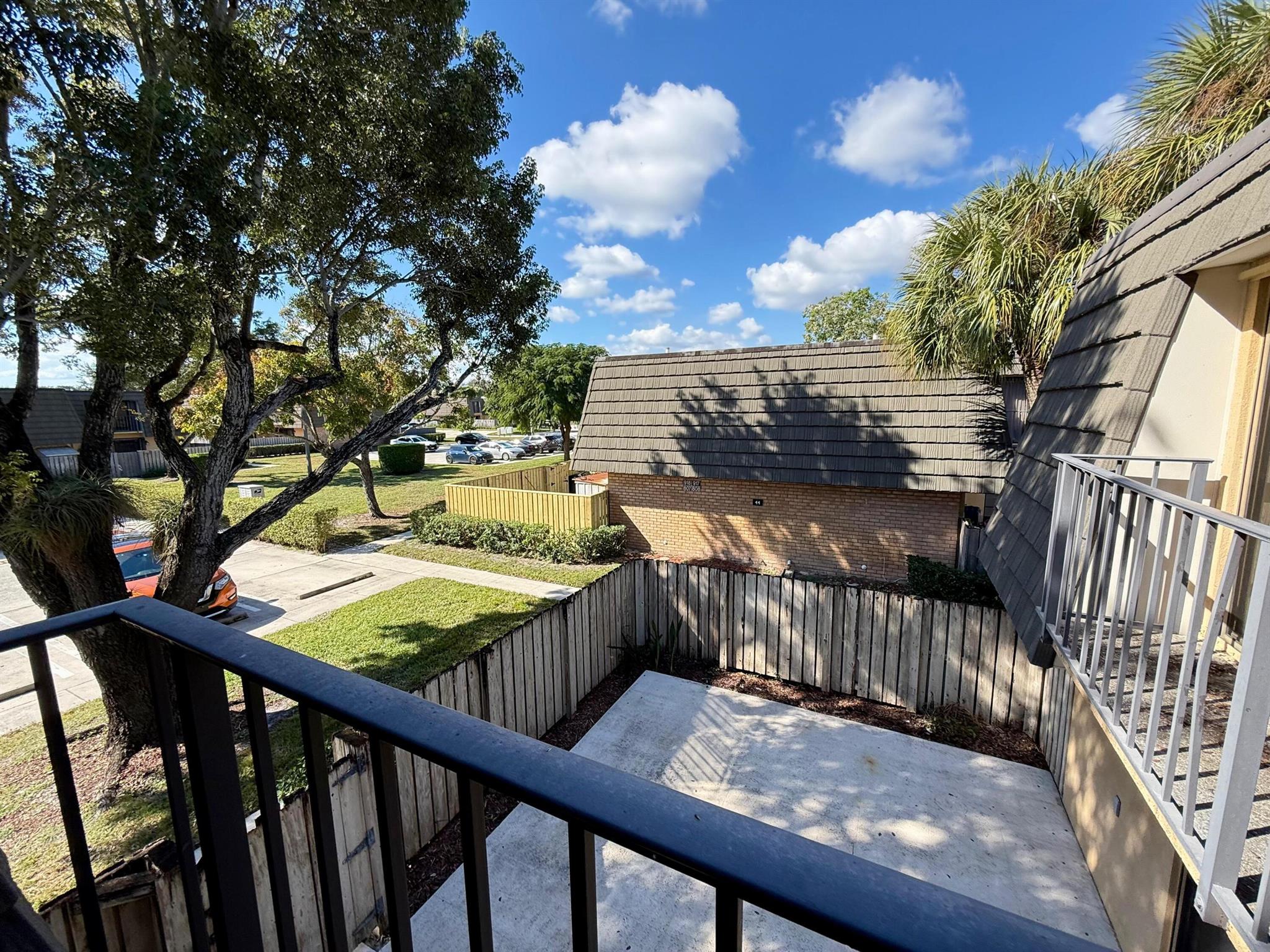 VILLAGE OF SANDALWOOD LAK - Residential Lease