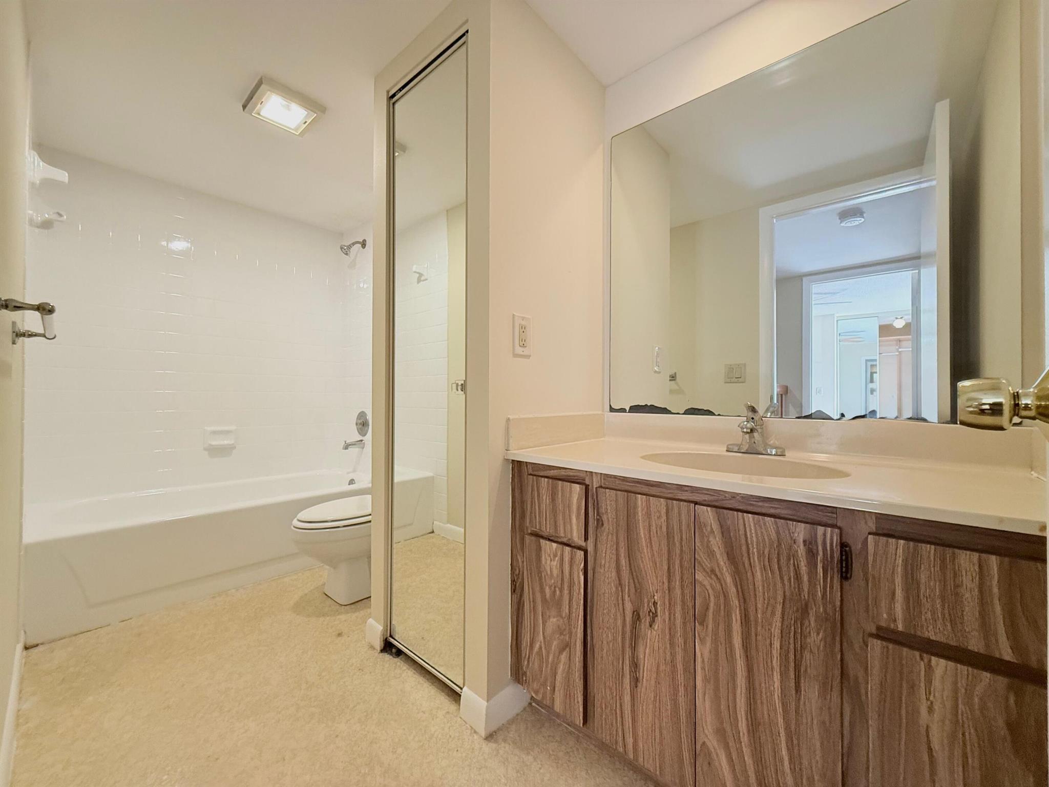 VILLAGE OF SANDALWOOD LAK - Residential Lease