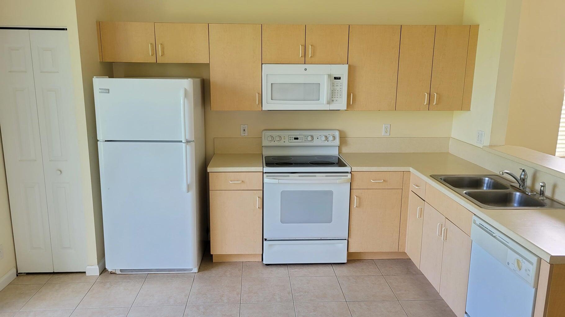 WELLINGTON TR 42B - Residential Lease