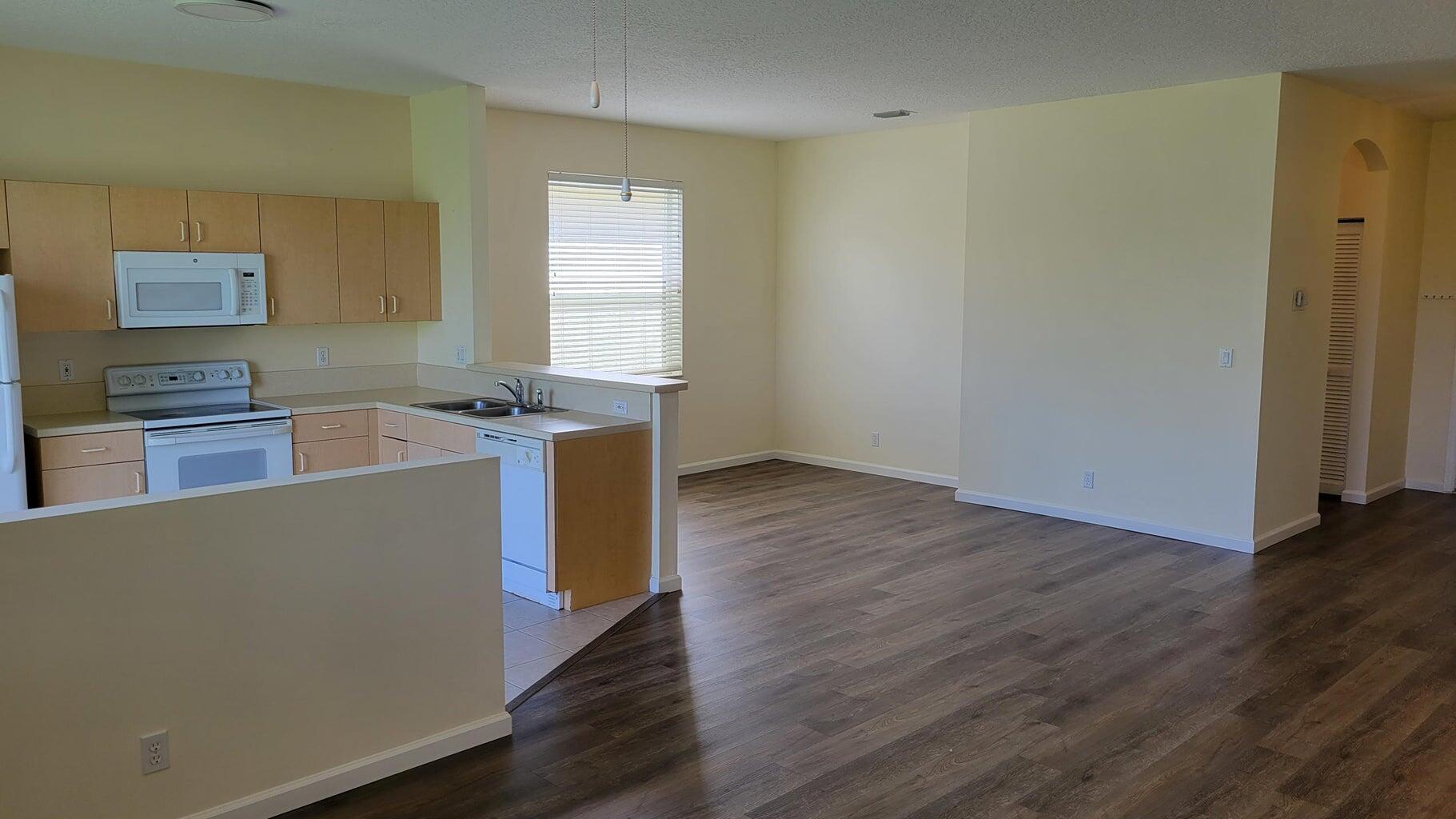 WELLINGTON TR 42B - Residential Lease