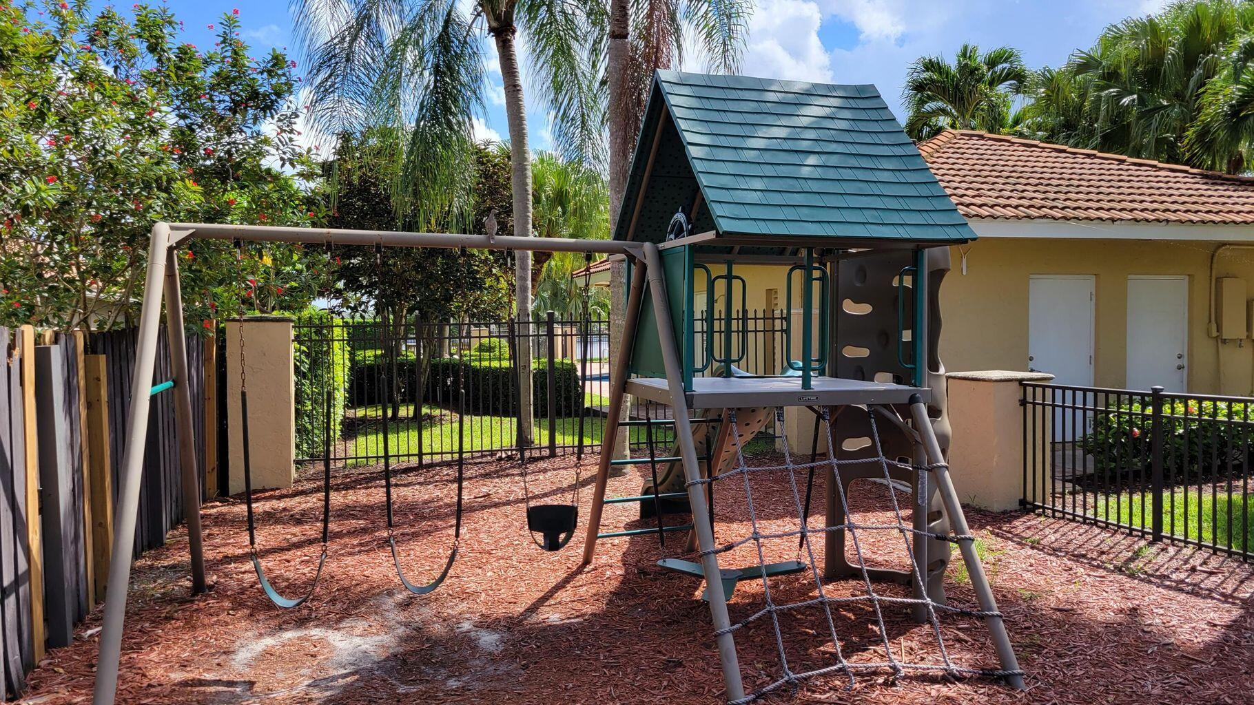 WELLINGTON TR 42B - Residential Lease