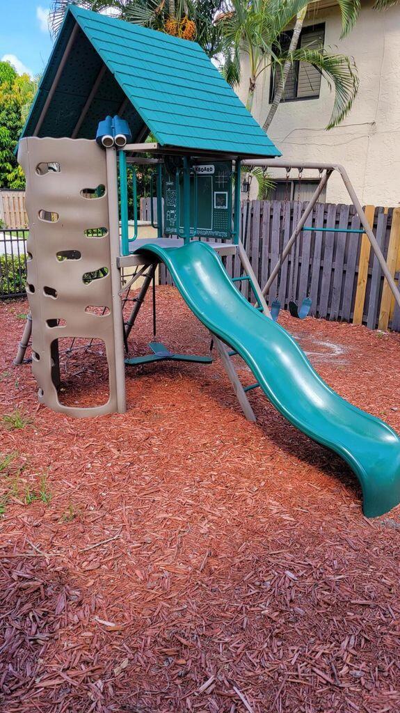 WELLINGTON TR 42B - Residential Lease