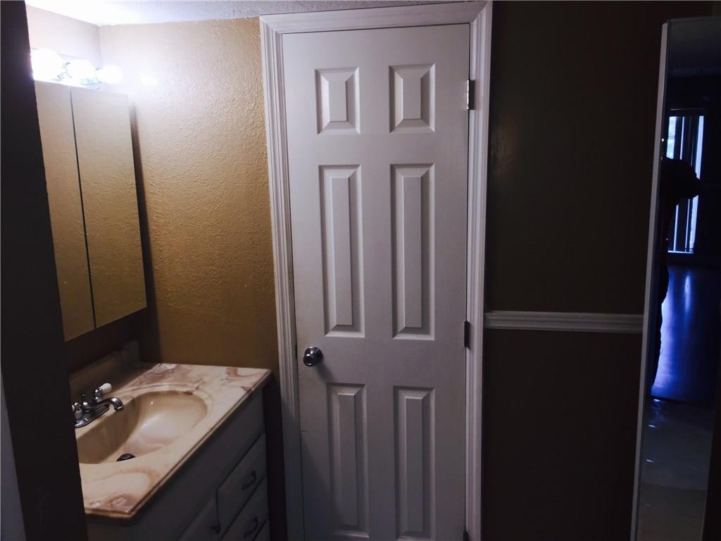 town square condo - Residential