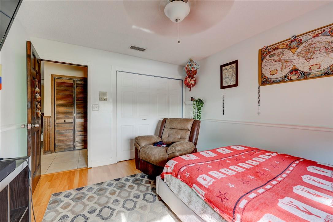 Oak Wood 80-39 B - Residential