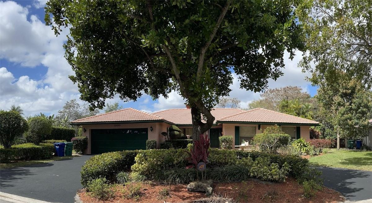 Oak Wood 80-39 B - Residential