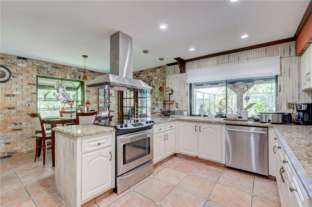 Oak Wood 80-39 B - Residential