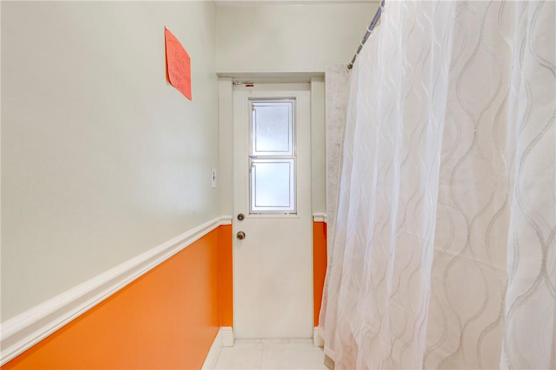 Oak Wood 80-39 B - Residential