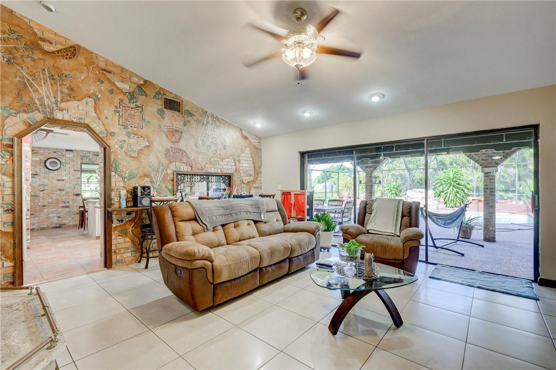 Oak Wood 80-39 B - Residential