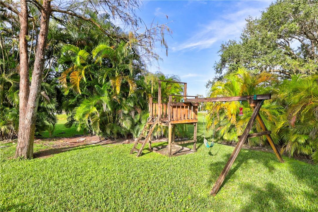 Oak Wood 80-39 B - Residential