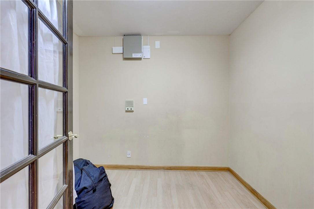 Oak Wood 80-39 B - Residential