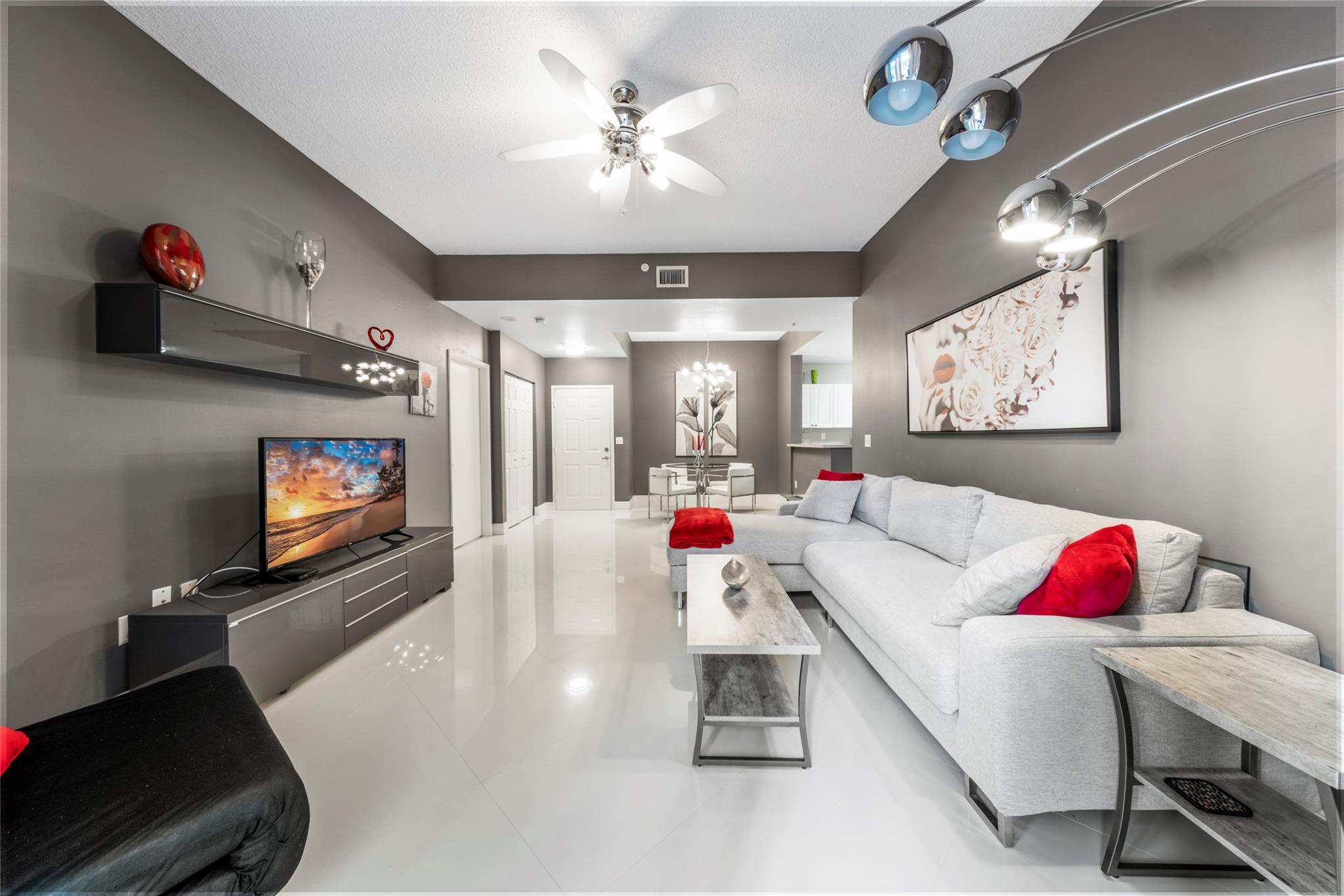 520 SE 5th Ave 1112