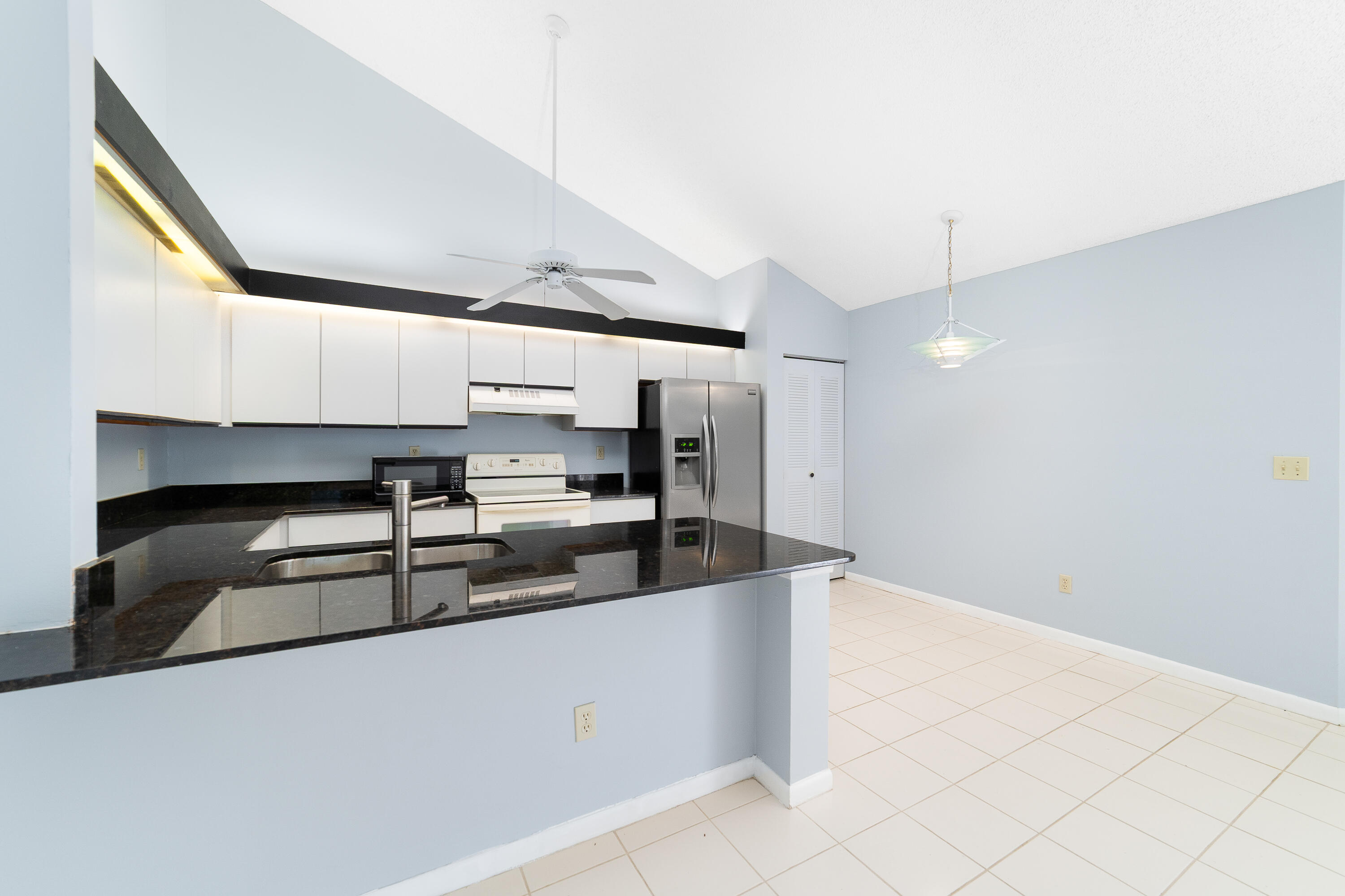 SUMMIT PINES UNIT 3 - Residential