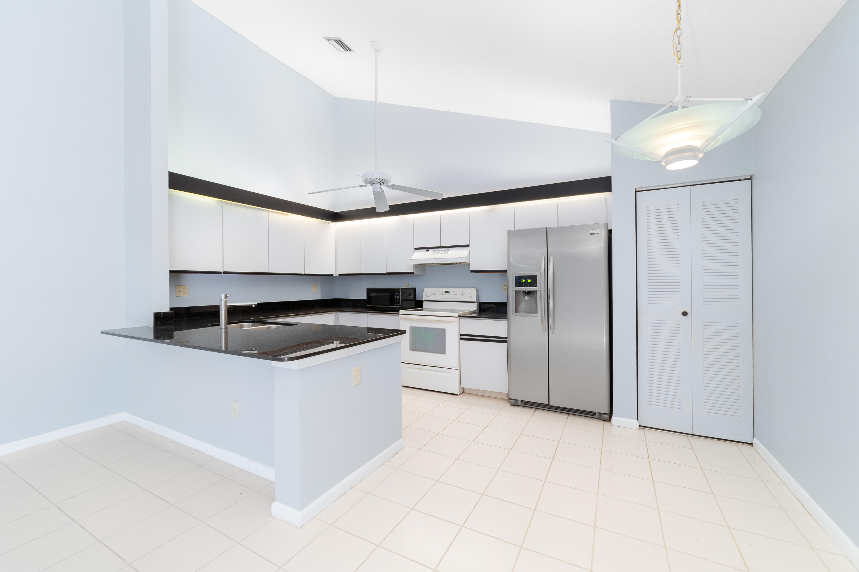 SUMMIT PINES UNIT 3 - Residential