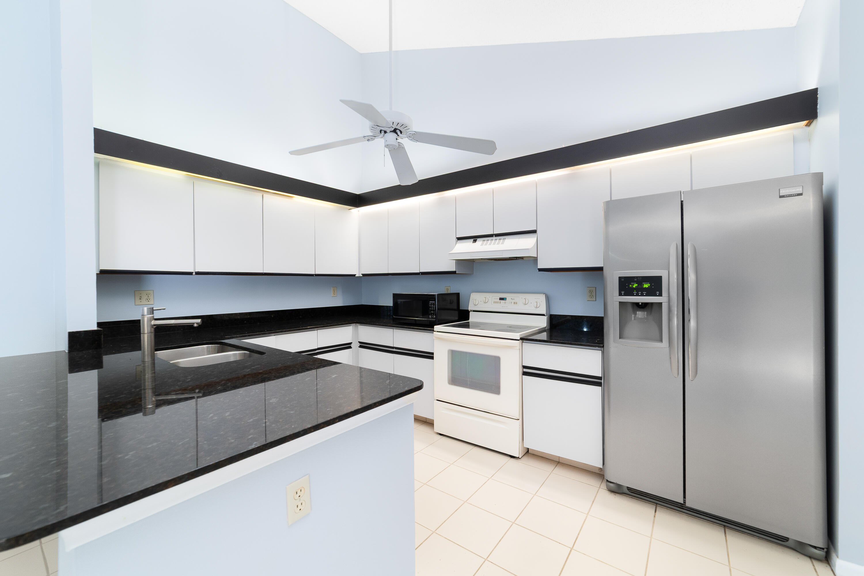 SUMMIT PINES UNIT 3 - Residential