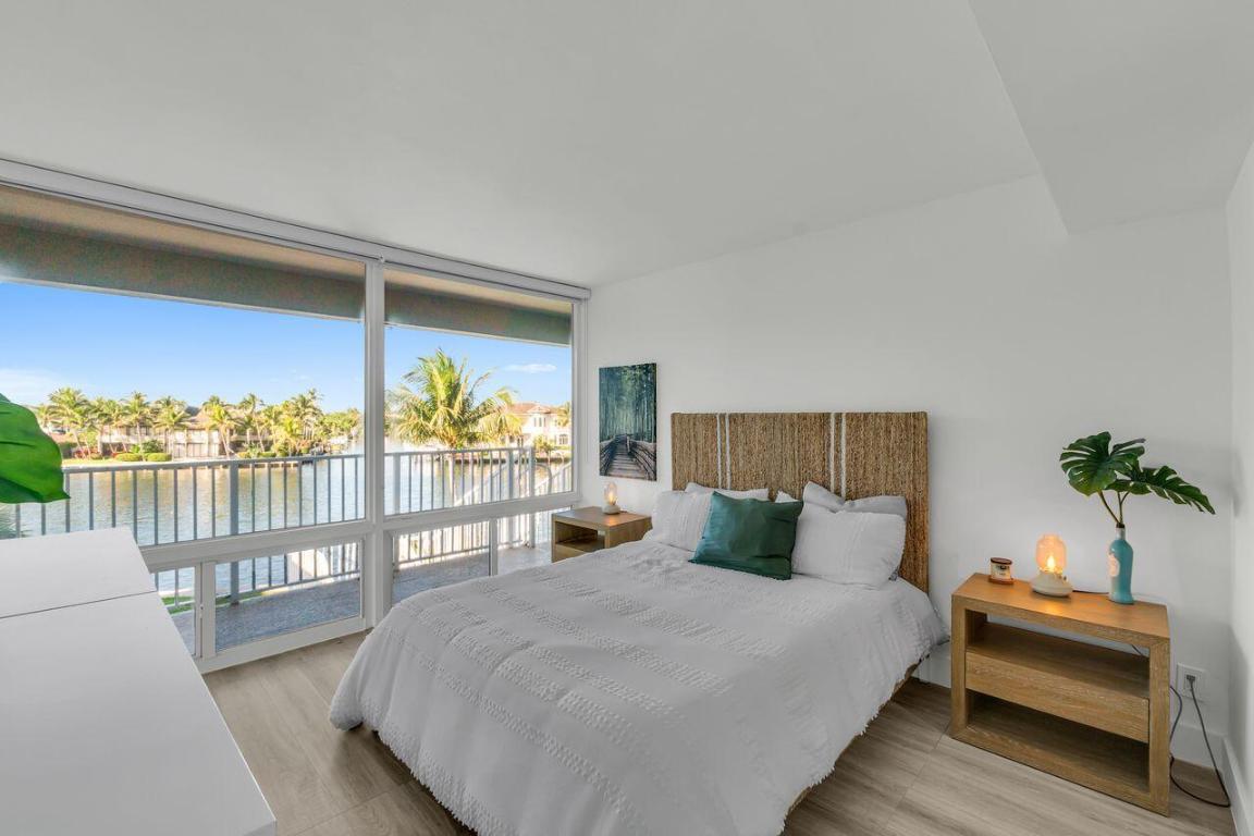 1221 Hillsboro Mile 39c