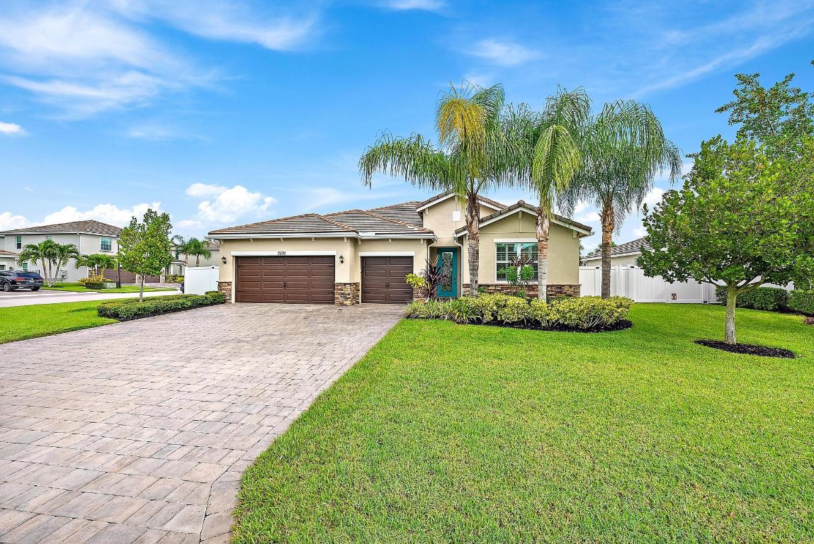 2570 SW Berry Park Circle