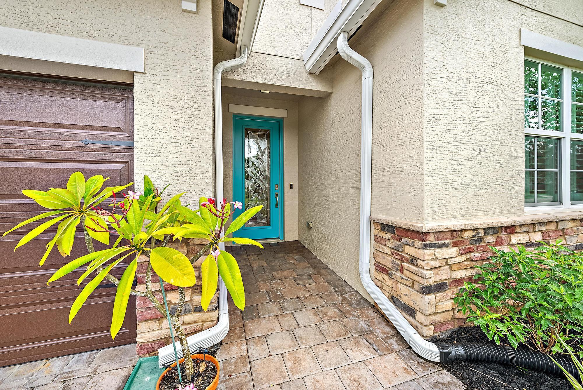 2570 SW Berry Park Circle