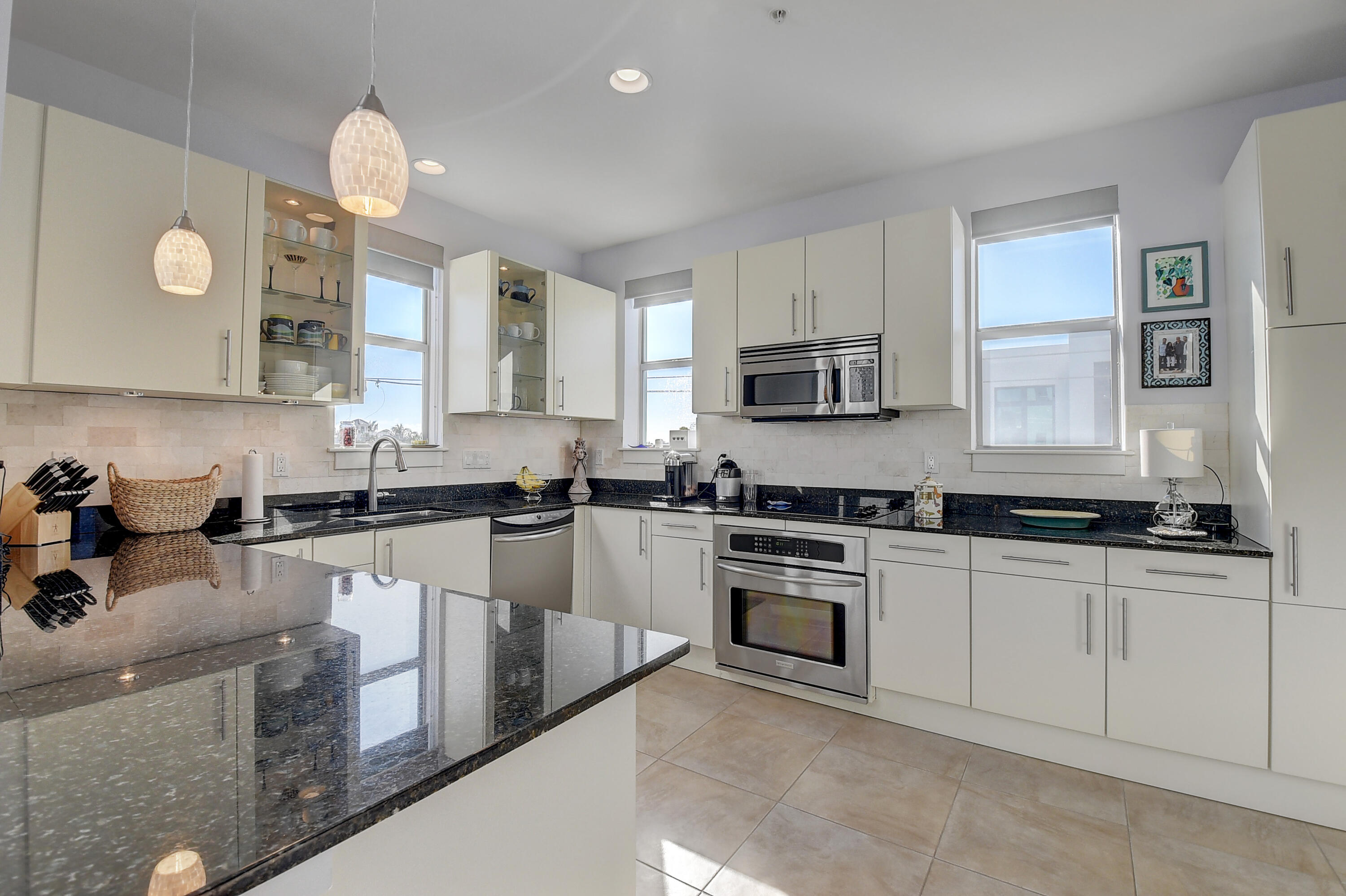 MERIDIAN DELRAY CONDO - Residential