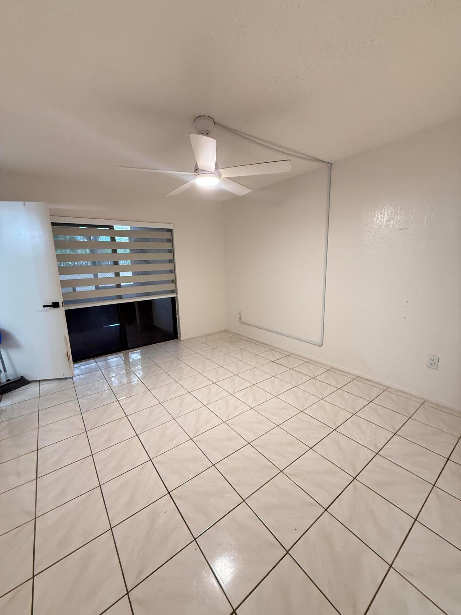 View photos, virtual tours, details... 20015 NE 3RD Court 5