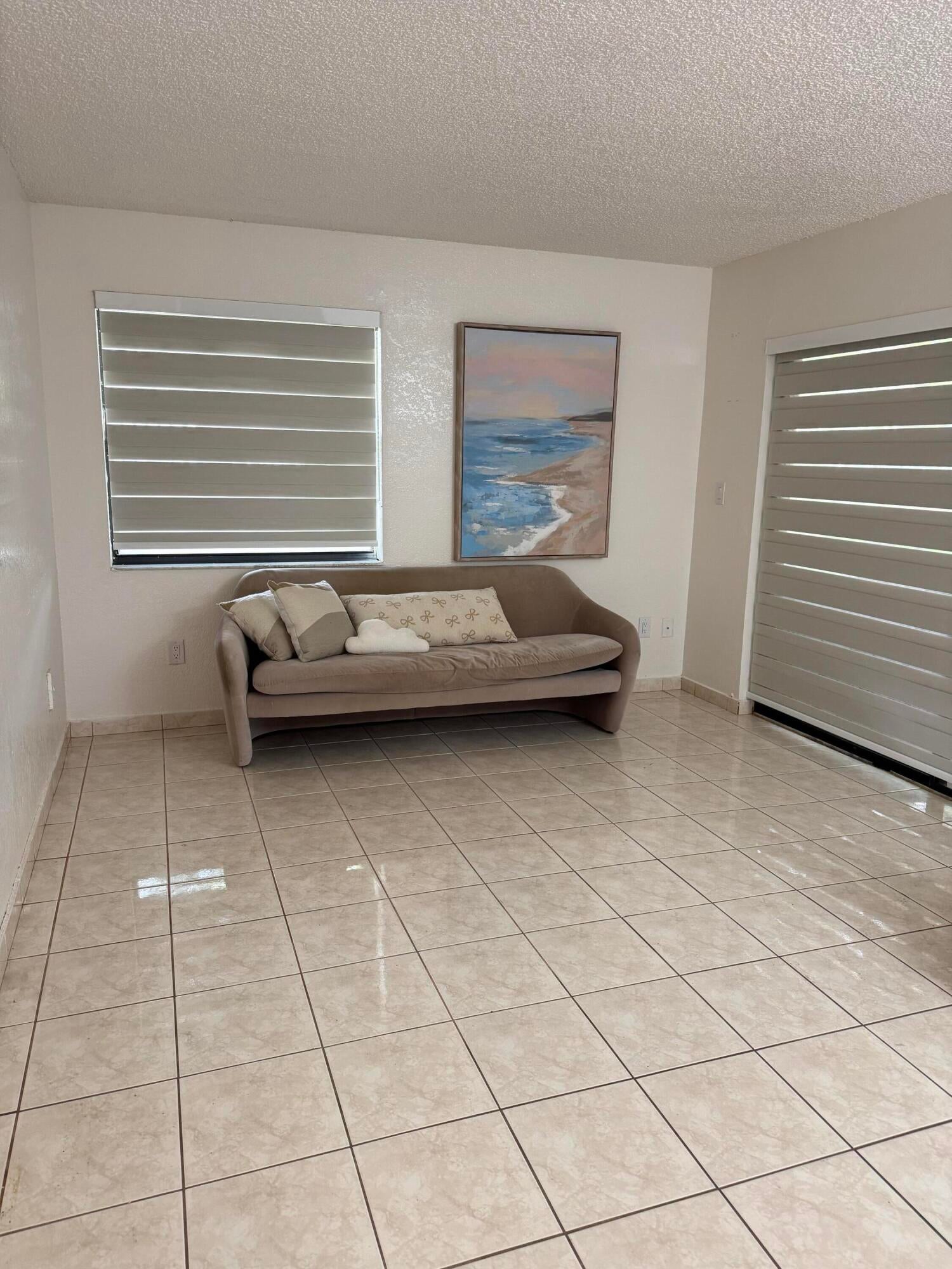View photos, virtual tours, details... 20015 NE 3RD Court 5