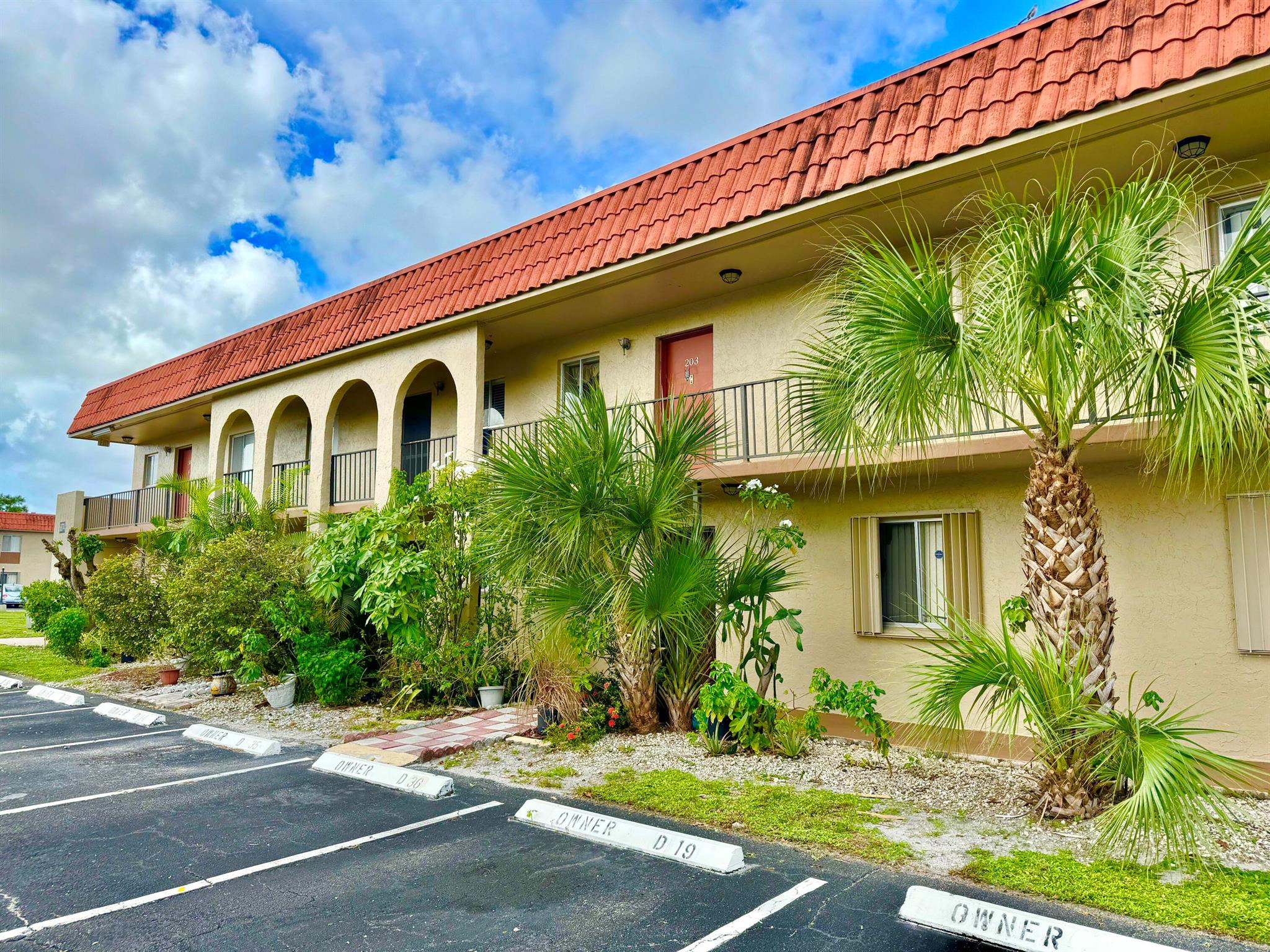 FOREST HILL GARDENS CONDO - Residential